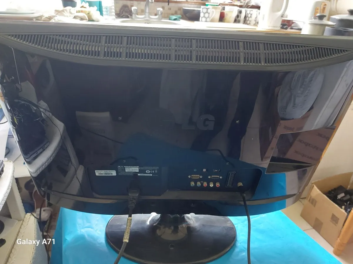 LG Flatron Model No. M2762DPM 27 inch TV with RC - Image 4