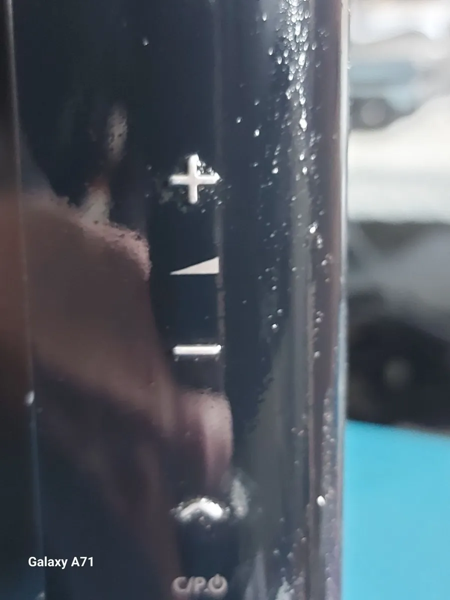 Samsung 19 inch TV / Monitor LE19R88BD with Remote - Image 3