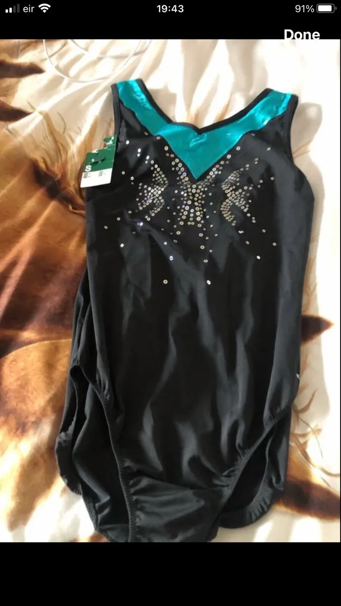 Girls BNWT Leo tart size S €10 - Image 2