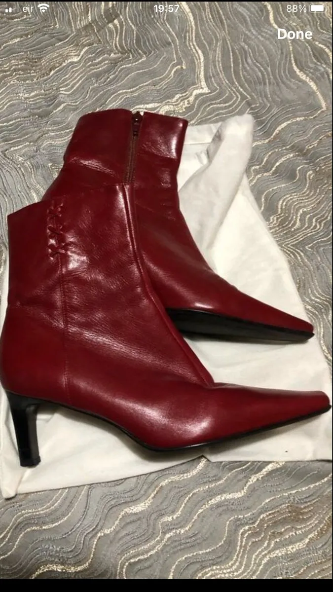 Ladies leather red boots size 5 €15 - Image 1