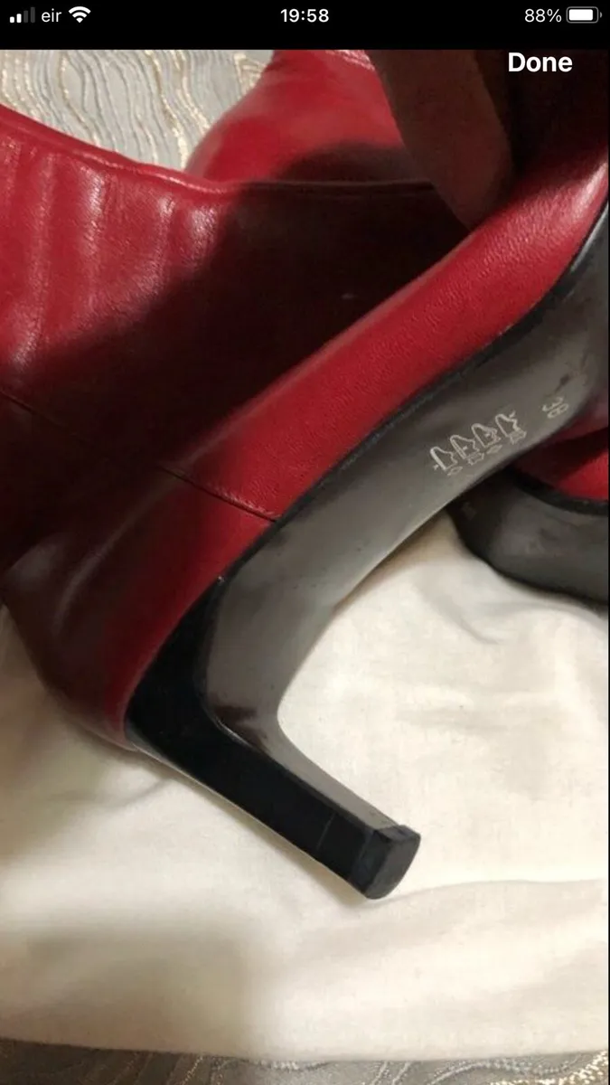 Ladies leather red boots size 5 €15 - Image 3