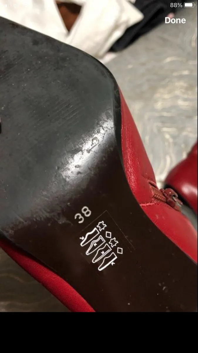 Ladies leather red boots size 5 €15 - Image 4