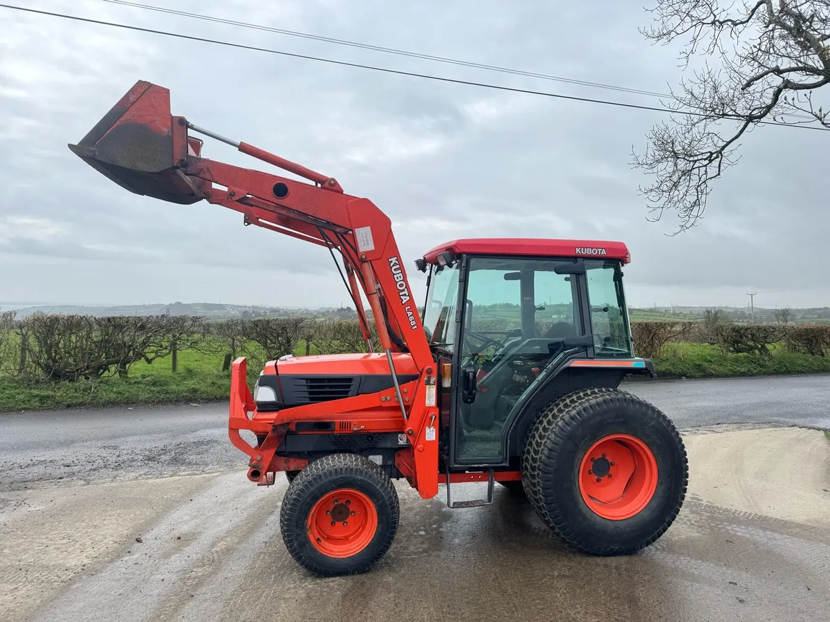 Kubota Compact Tractor with Loader - Image 1