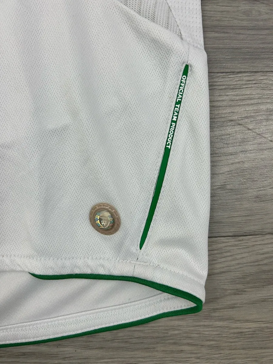 Genuine Vintage 2005 Umbro Ireland Away Jersey XXL - Image 3