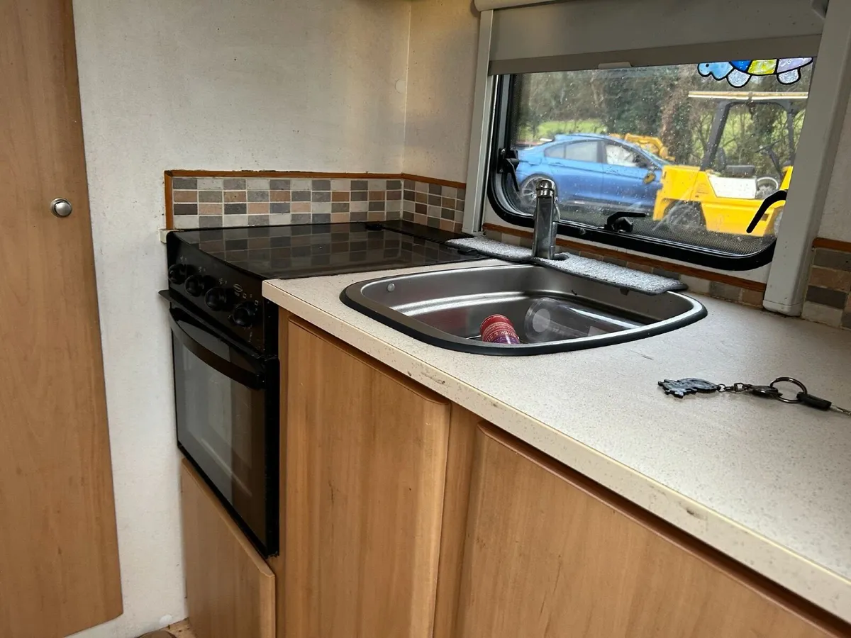 Dart caravan - Image 2