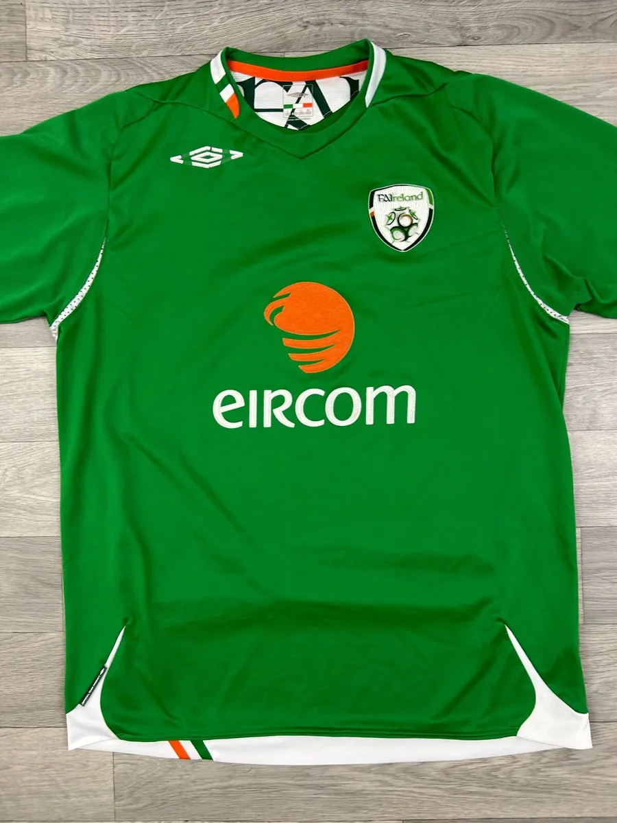 Genuine Vintage 2006 Umbro Ireland Home Jersey - Image 2