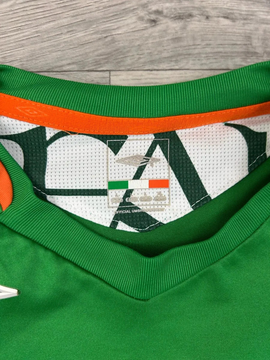 Genuine Vintage 2006 Umbro Ireland Home Jersey - Image 4