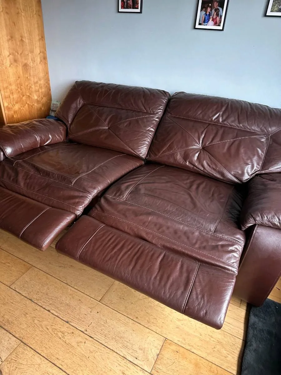 Leather electric reclining 3 seater couch / sofa - Image 1