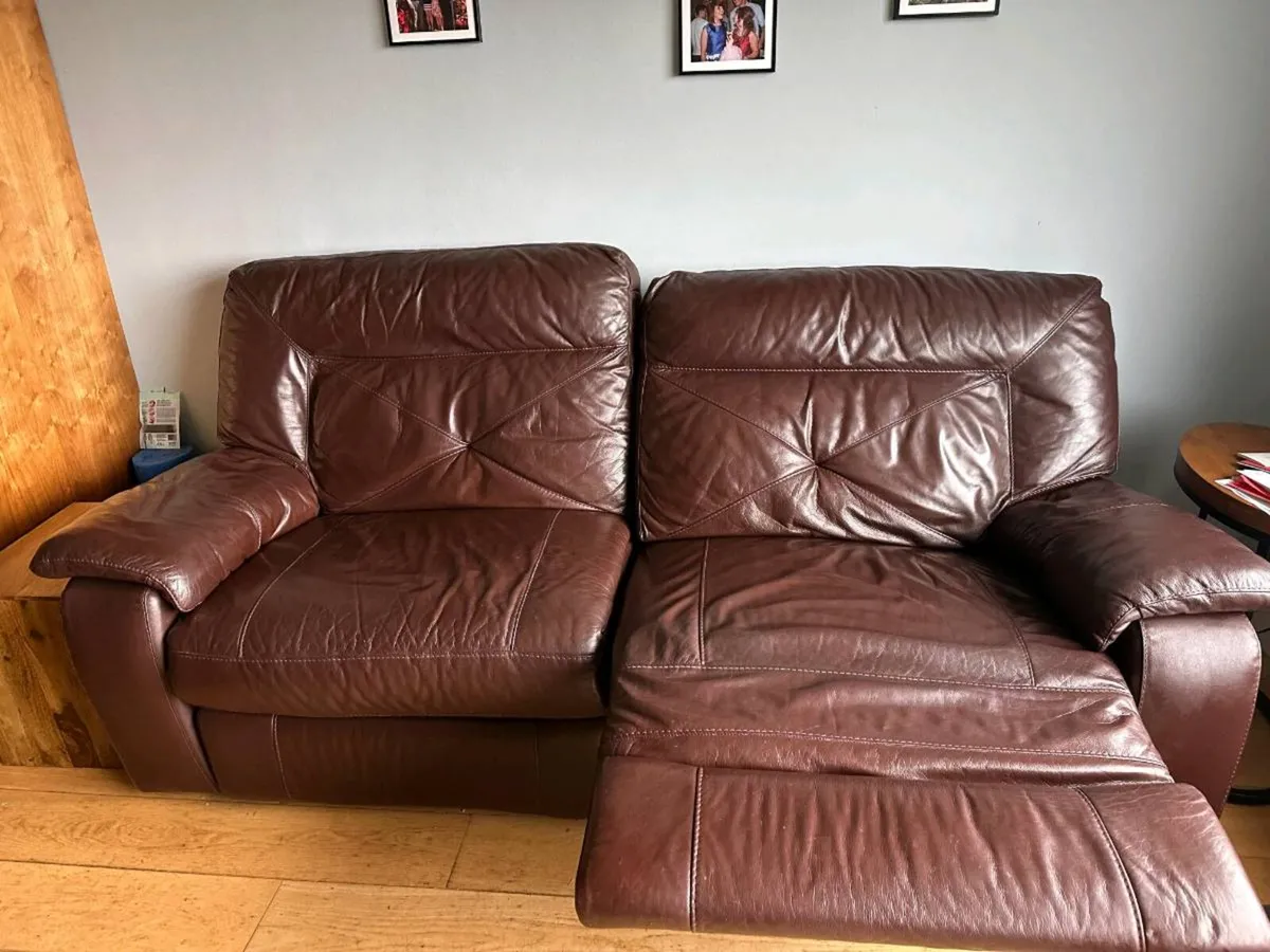 Leather electric reclining 3 seater couch / sofa - Image 2