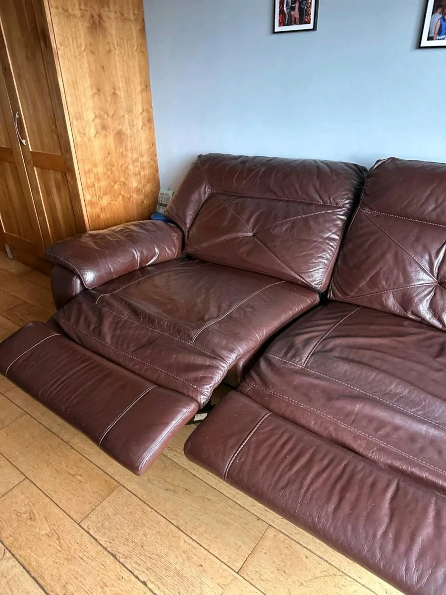 Leather electric reclining 3 seater couch / sofa - Image 3