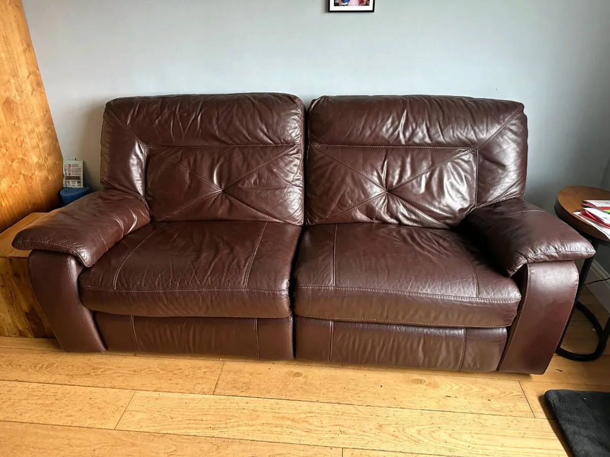 Leather electric reclining 3 seater couch / sofa - Image 4