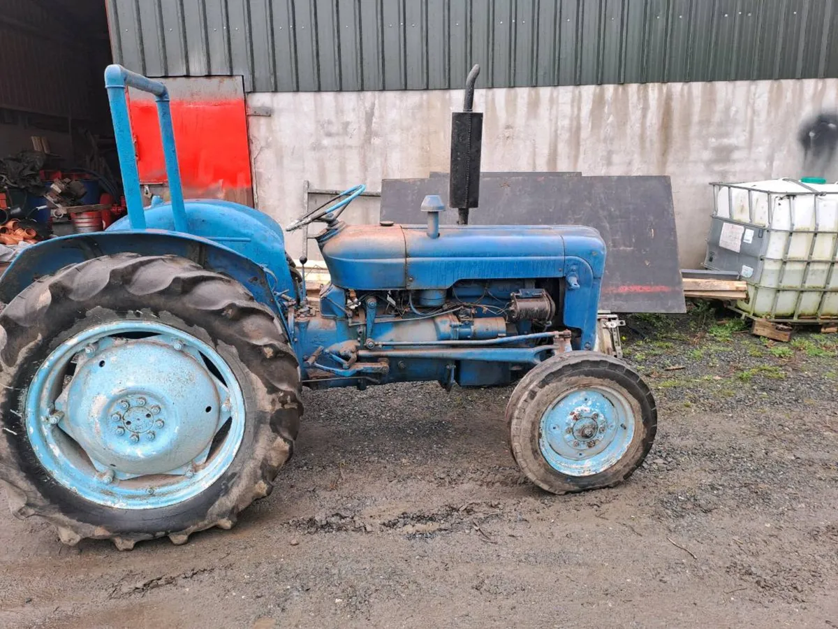 Fordson dexta tractor - Image 2