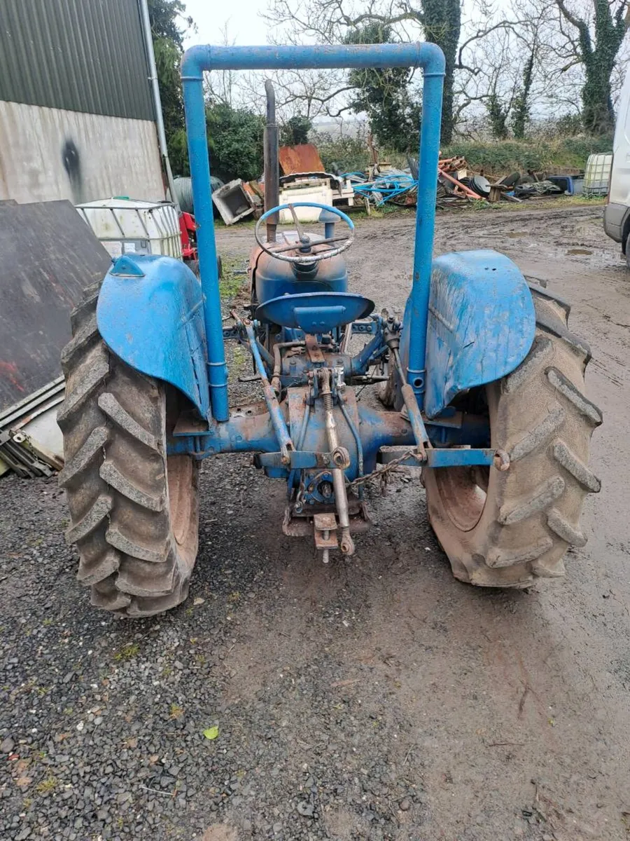 Fordson dexta tractor - Image 3
