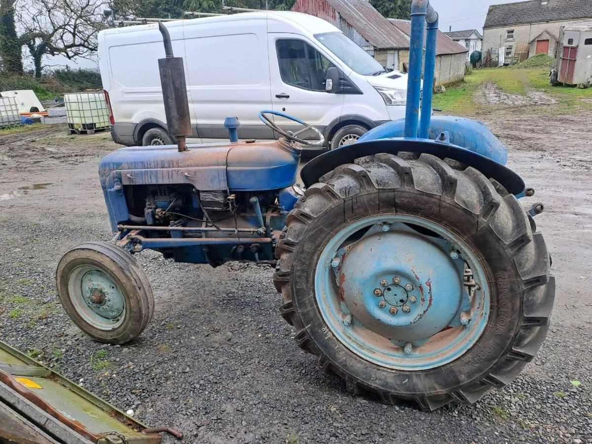 Fordson dexta tractor - Image 4