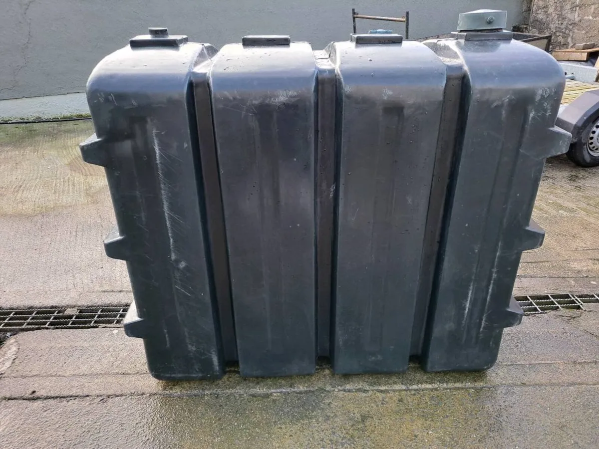 Platinum Oil Tank 950 litres - Image 1