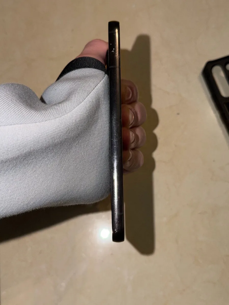 Samsung s22 - Image 4