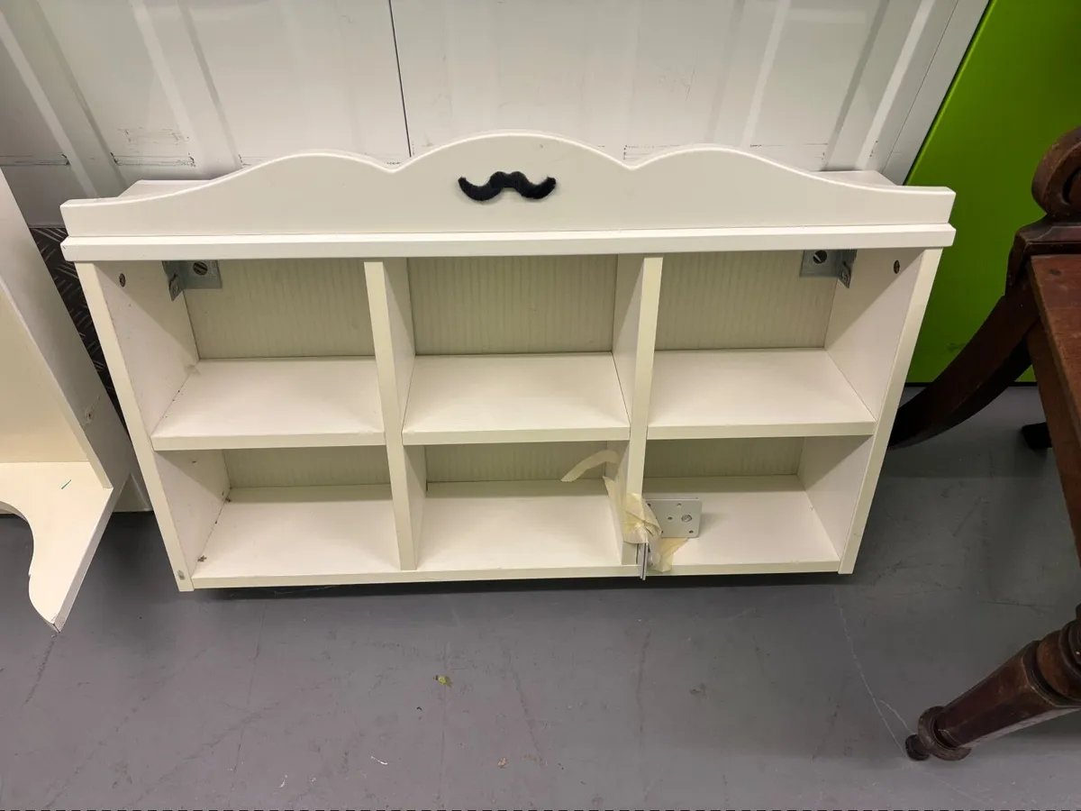 Single bed frame and children’s bedroom shelves - Image 2