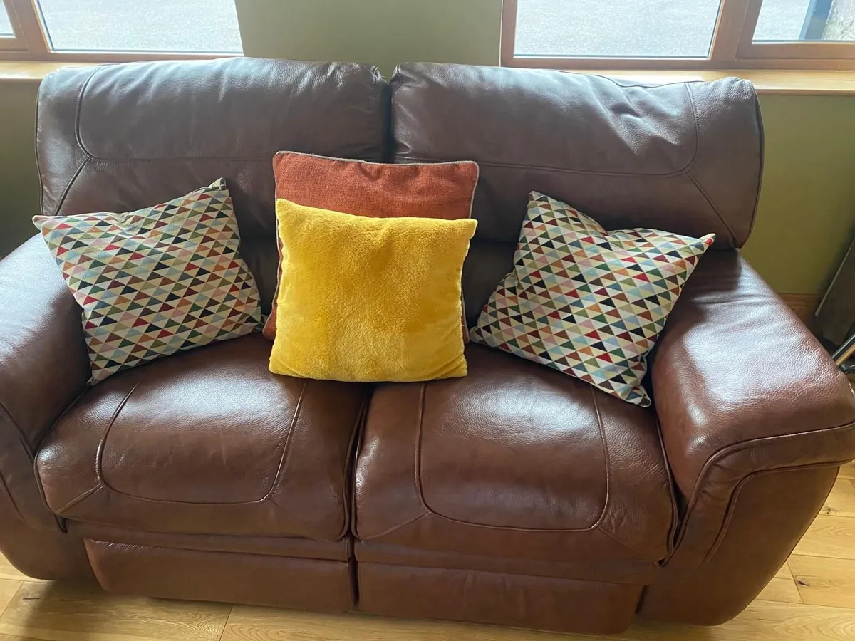 Brown leather suite of furniture - Image 2