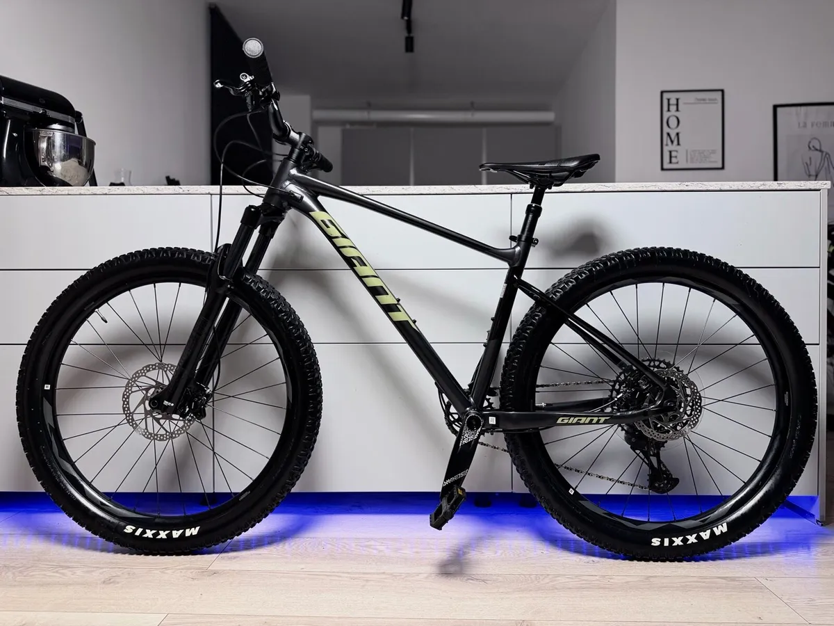 GIANT Fathom 1 Hardtail Bike - Image 2