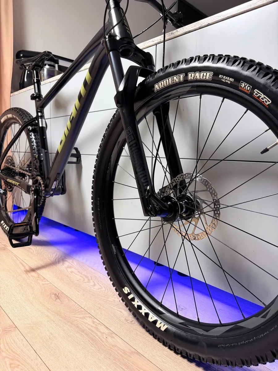 GIANT Fathom 1 Hardtail Bike - Image 4