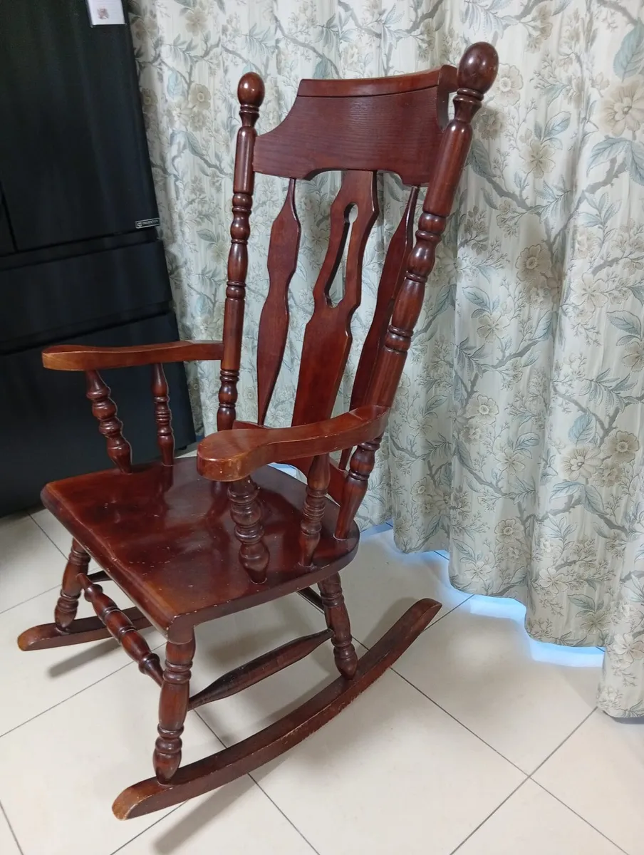 ROCKING CHAIR - Image 3