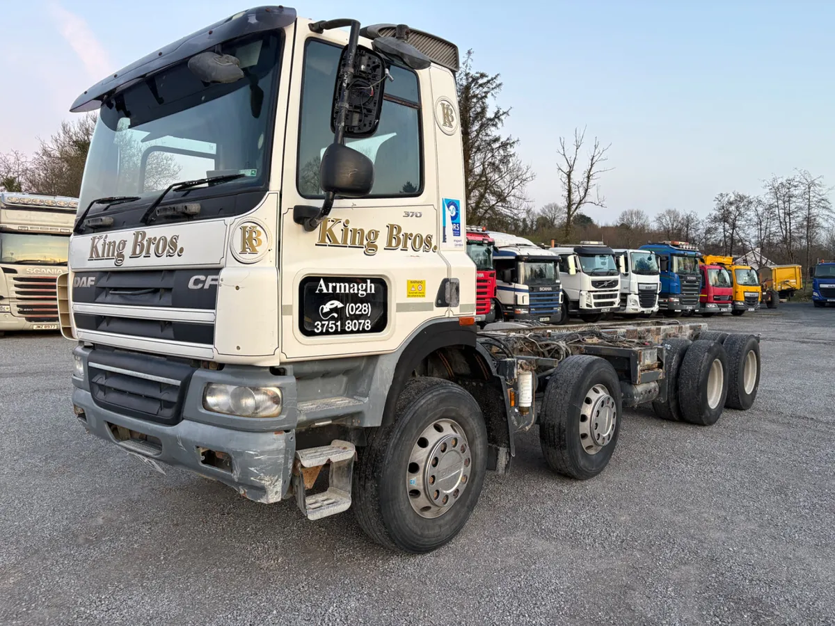 2013 DAF CF 8x4 Chassis cab - Image 1