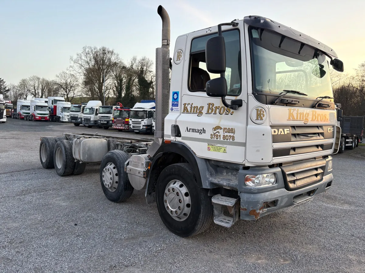 2013 DAF CF 8x4 Chassis cab - Image 2