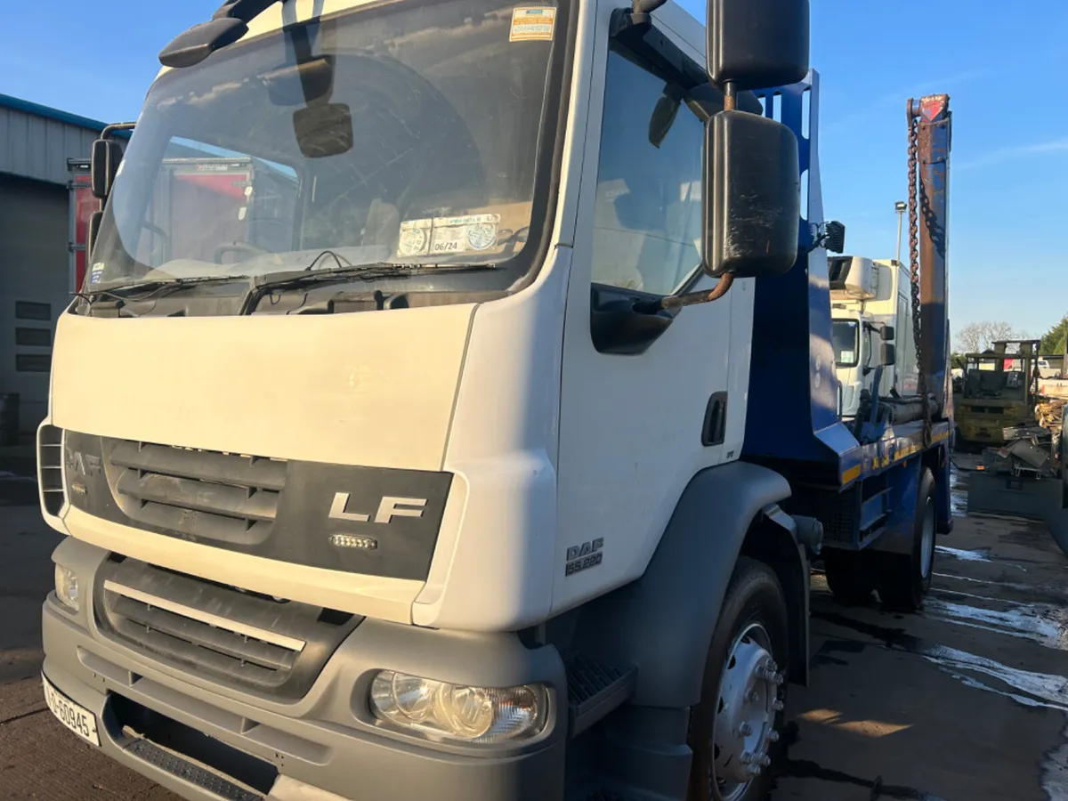 2011 Daf lf 55 220 18 ton skip loader - Image 1