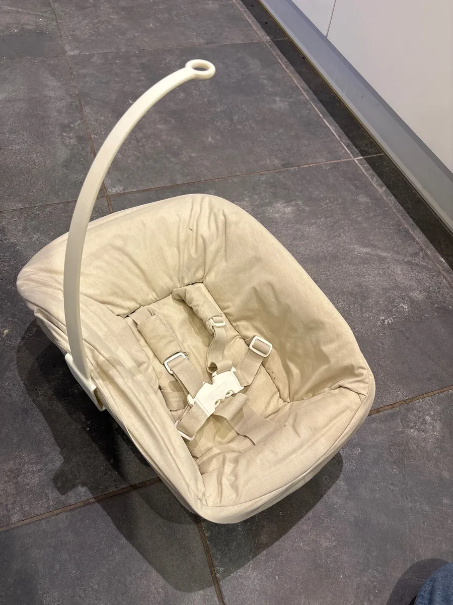 Stokke Tripp Trapp newborn set with toy hanger - Image 1