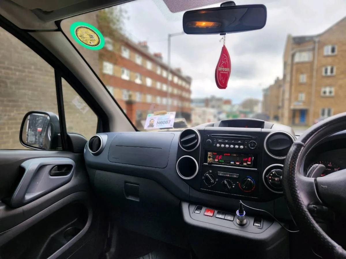 Taxi for sale - Image 3