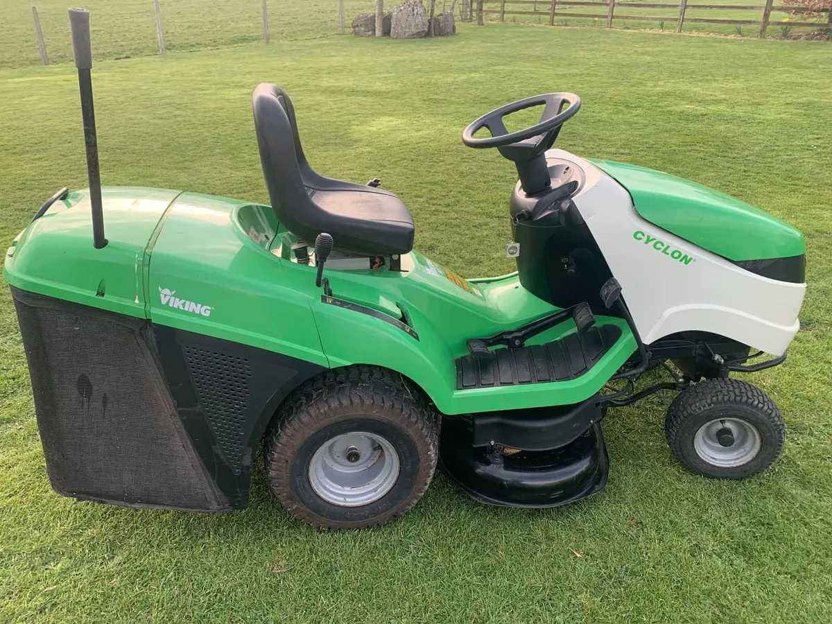 Ride on Lawnmower - Image 1