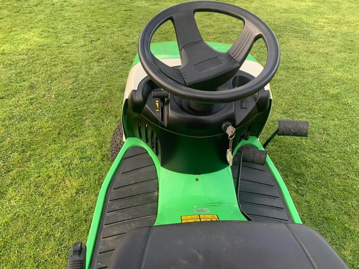 Ride on Lawnmower - Image 4