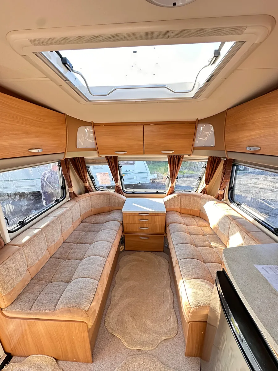 ✨BARGAIN SWIFT CORNICHE 4 BERTH FIXED BED✨ - Image 3