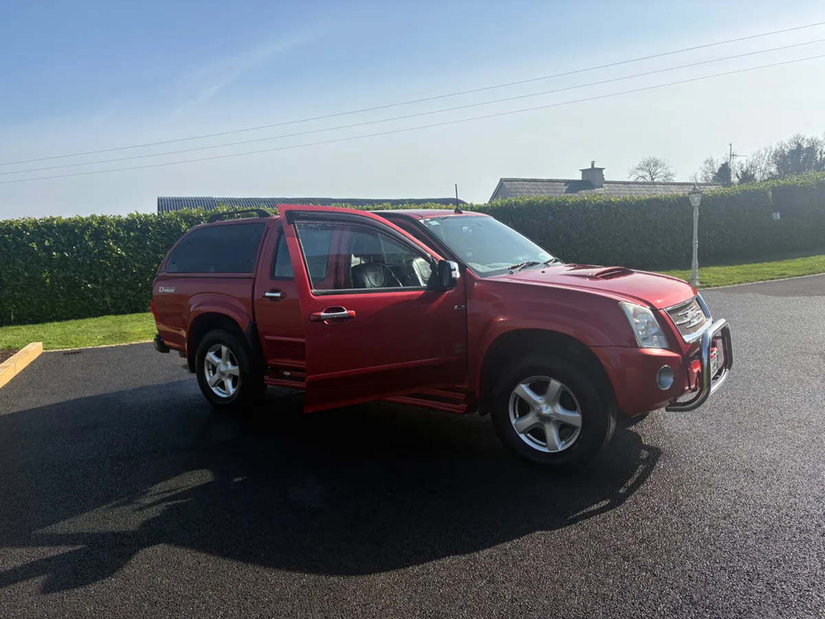 Isuzu D-Max 2011 - Image 4