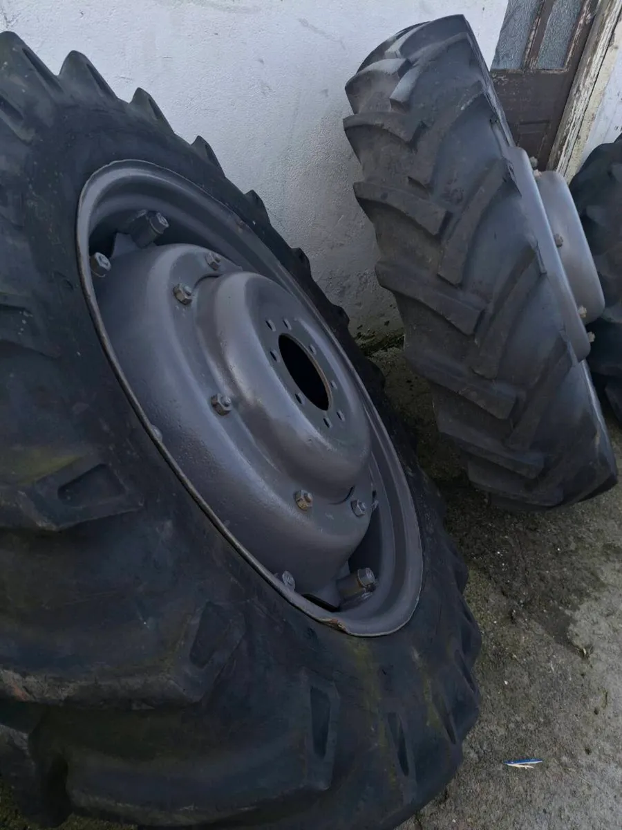 Fergusin and Ford wheels - Image 1