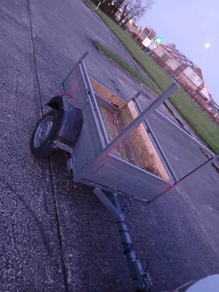 6 by 4 car trailer very stong nice runnin trailer - Image 3