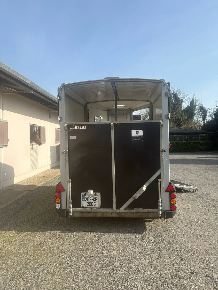 Horse Box - Image 2