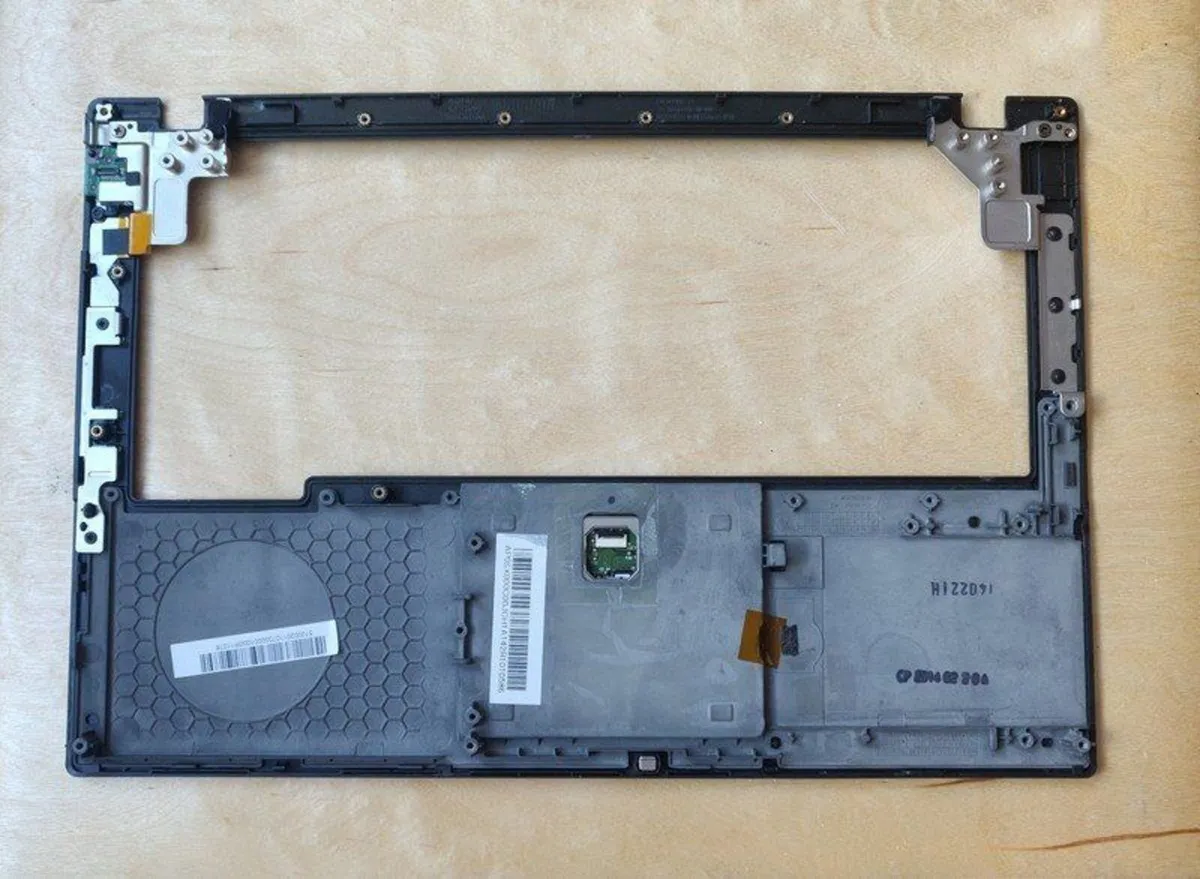 💻 Palmrest with Touchpad – Lenovo ThinkPad X240 - Image 2