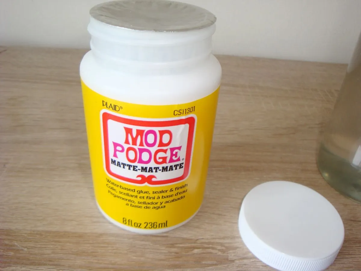 Craft Glue Mod Podge art supplies - Image 3