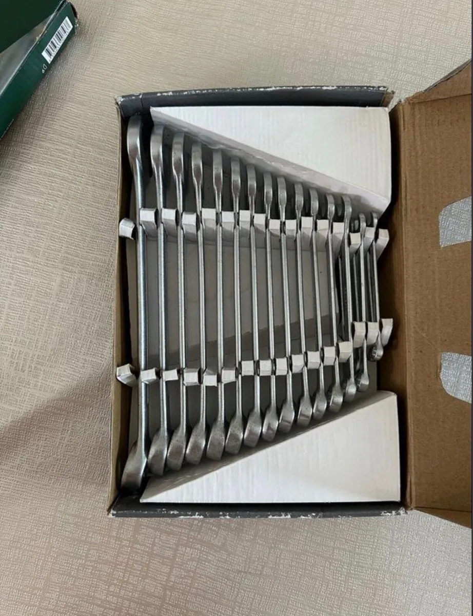 Spanner sets and wall holder - Image 2