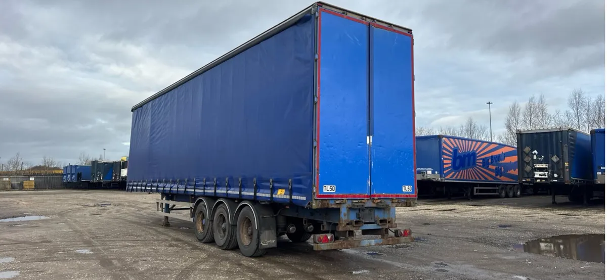 2012 SDC Curtainsider Moffet Mounty Brackets - Image 3