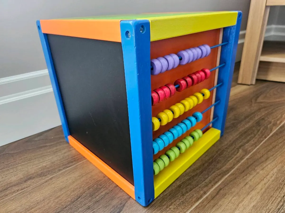 Wooden activity cube - Image 2