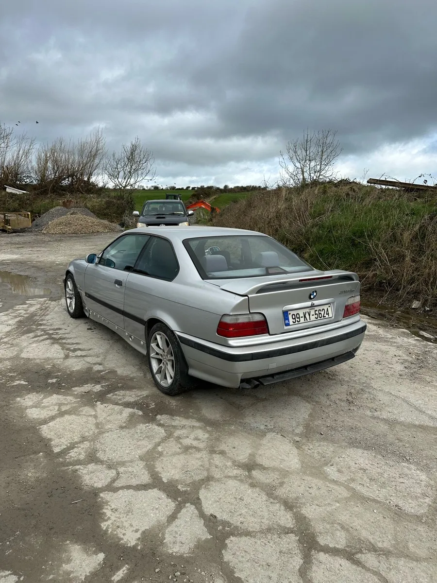 Bmw E36 318is - Image 1