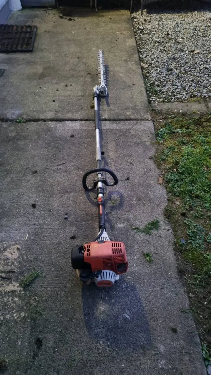 Stihl km130r  long reach hedgetrimmer - Image 1