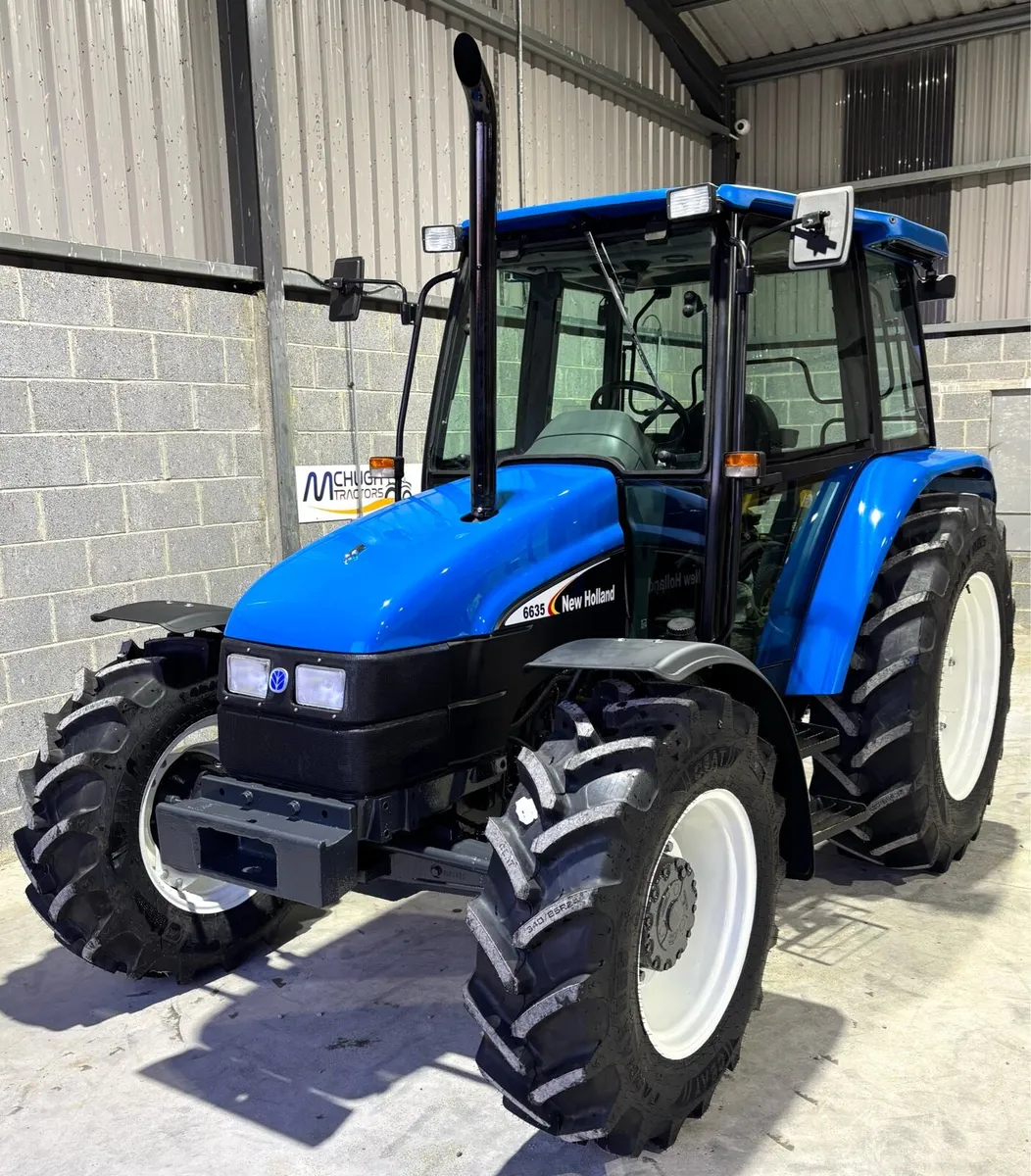 NEW HOLLAND 6635  Deluxe ** Low Hours** - Image 2