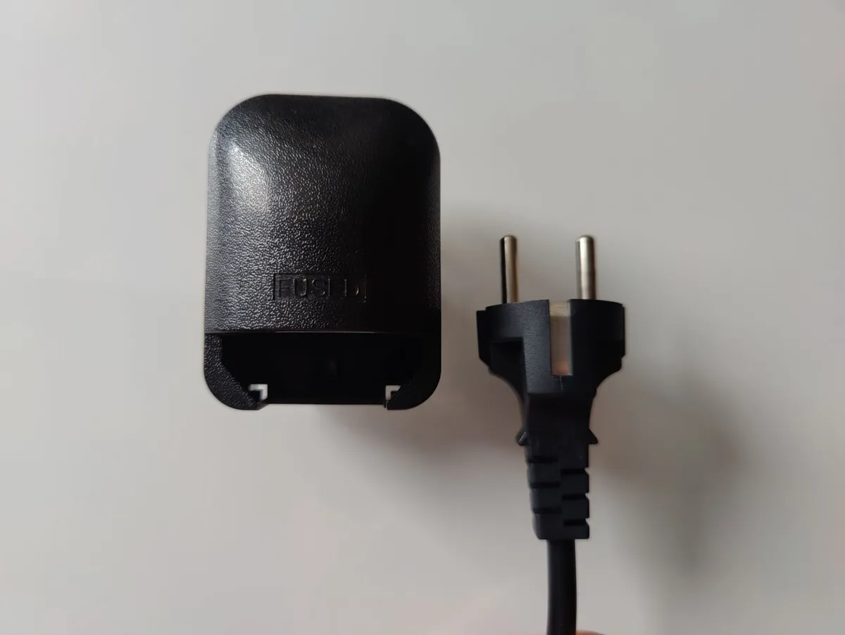 🔌 EU to UK Plug Converter – Travel Adapter - Image 2
