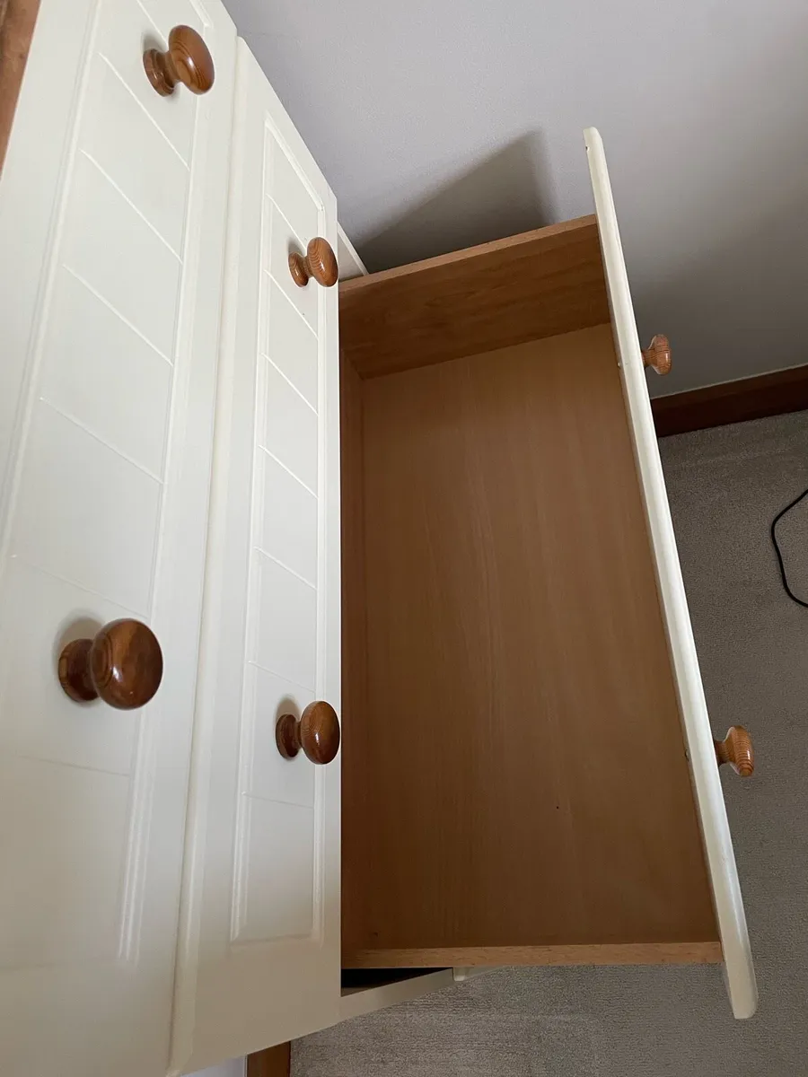 3 Piece Bedroom Set - Image 3