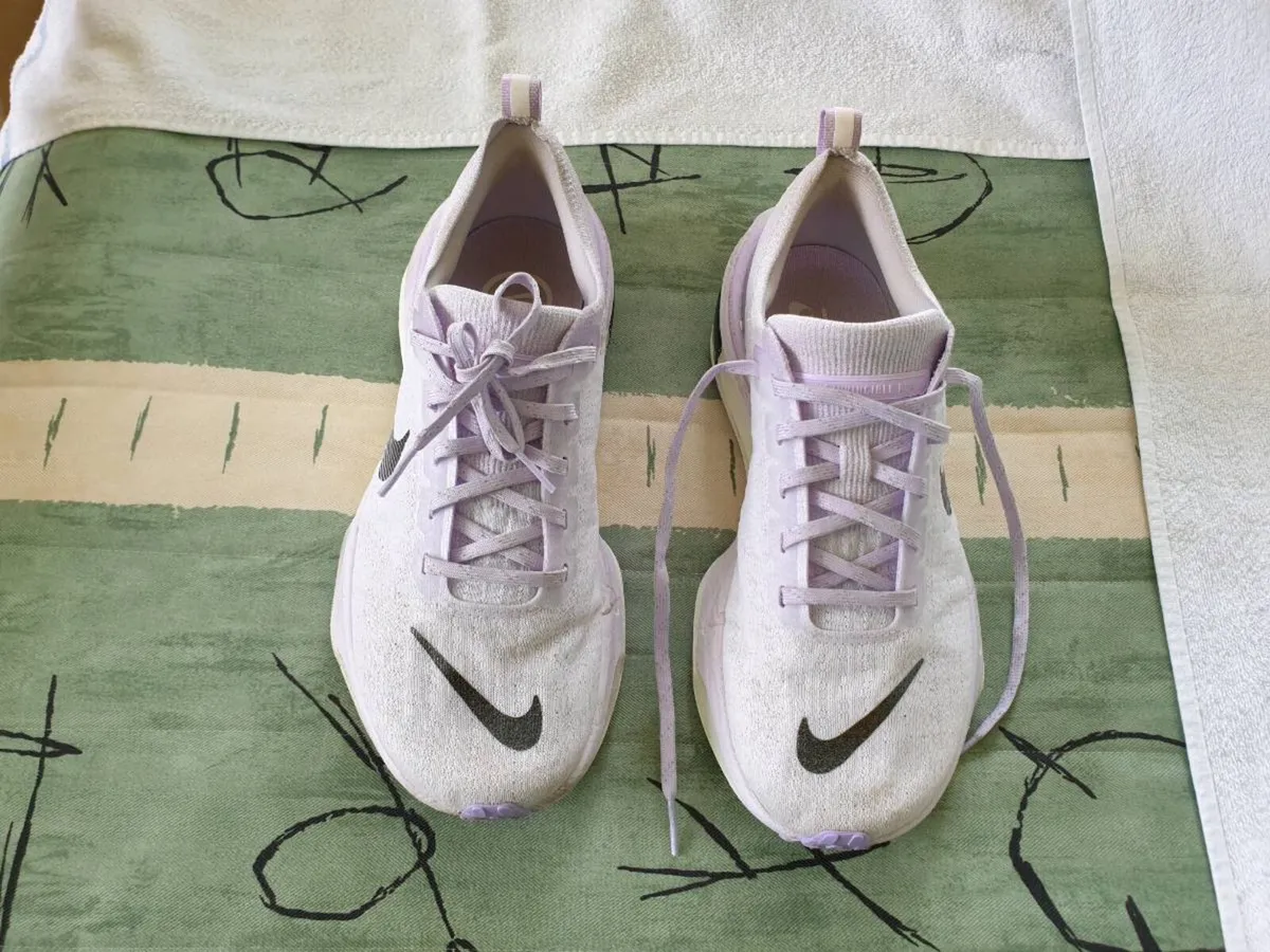 Nike ZoomX Invincible 3 Flyknit Womens Runners - Image 1