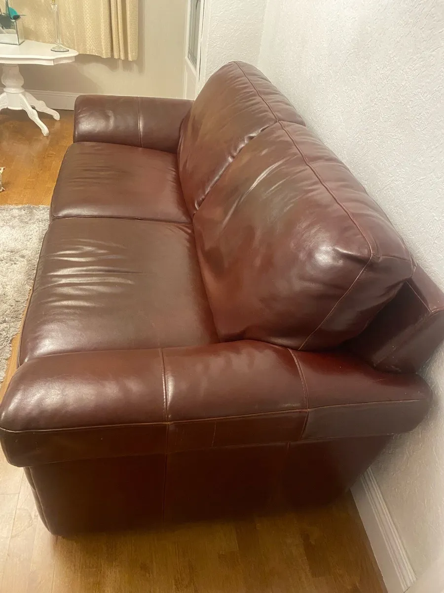 Leather Good Quality Couch  3 seater - Image 3