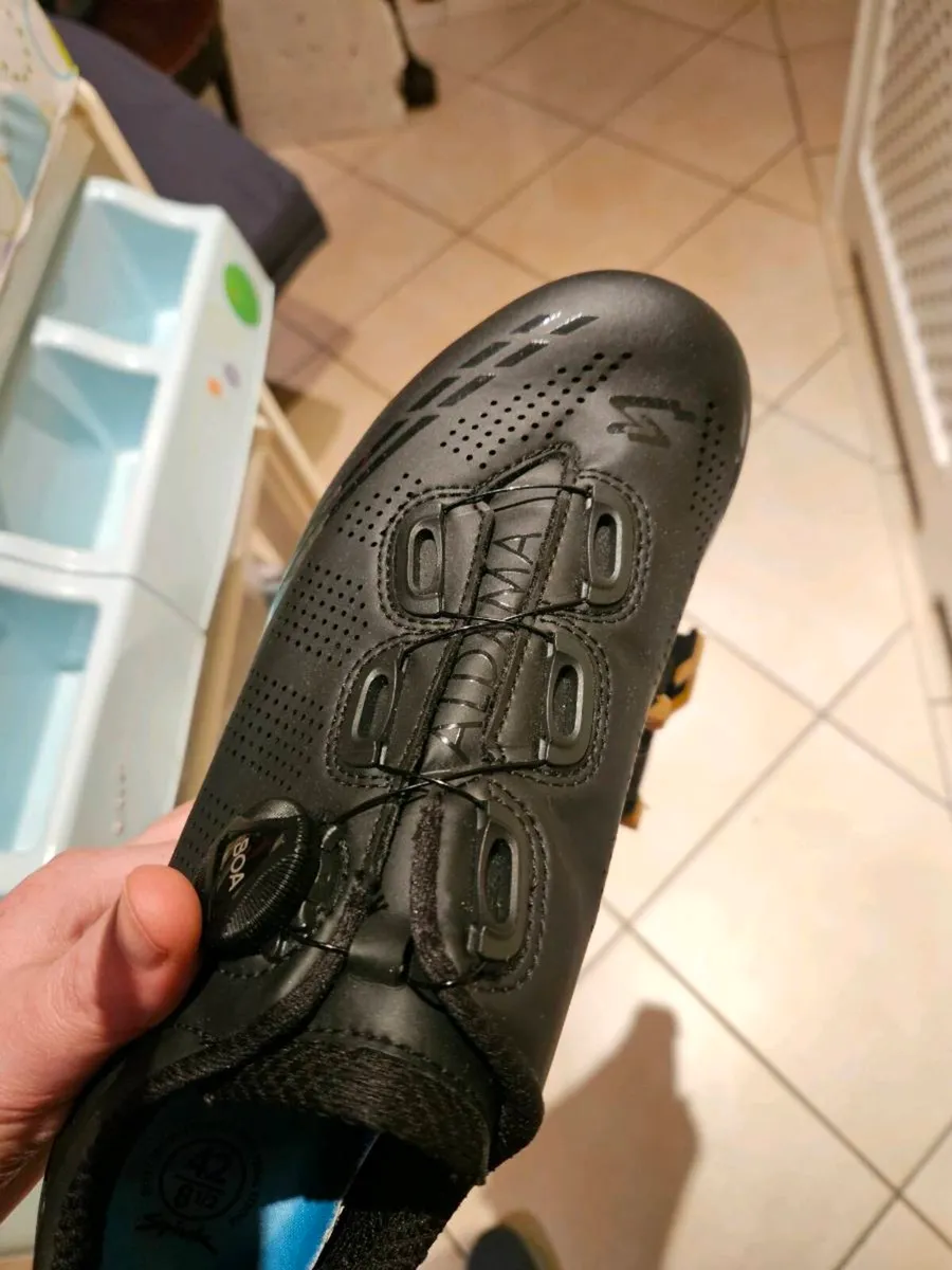 Cycling shoe spiuk Size 8/42 - Image 1